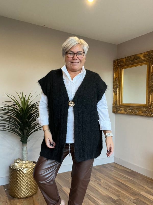 Skylar Brooch lightweight knit waistcoat