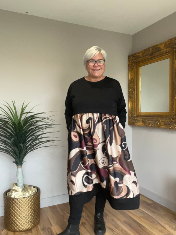 Cocoon Silk Feel Dress - monochrome