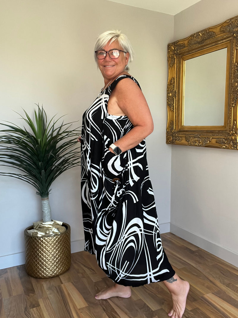 Lightweight Pocket Dress